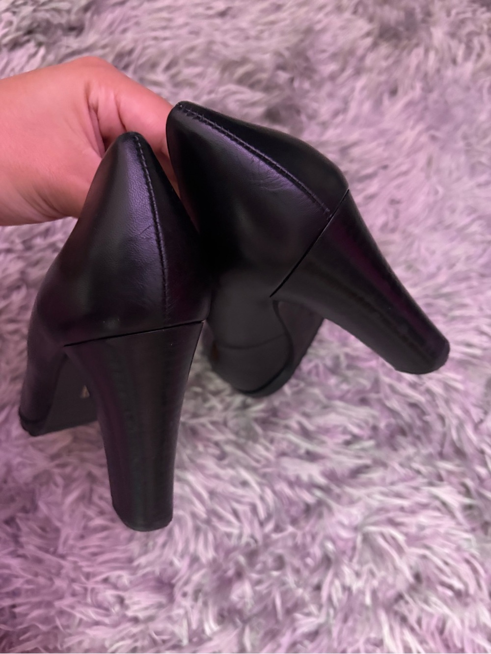 Andre Assous Black Pointed-Toe Leather Pumps - Picture 2 of 5